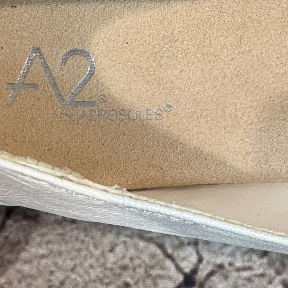 NWOT A2 By Aerosoles White Floral Open Toe Flats - Picture 6 of 8